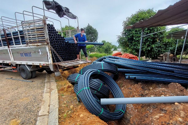 Giao lô hàng ống nhựa HDPE Hoa Sen cho dự án chung cư ở quận 1 tphcm
